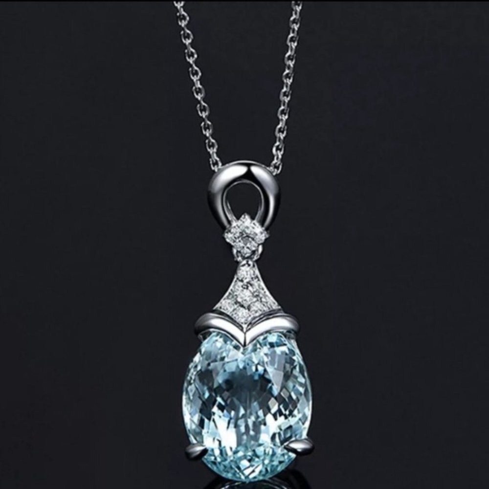 New Silver Aquamarine Clavicle Gemstone Necklace - Picture 4 of 6